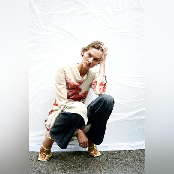 ✨SALE✨ ZARA FLORAL PRINT DRESS ZW COLLECTION
✨SALE✨ - Picture 5 of 6